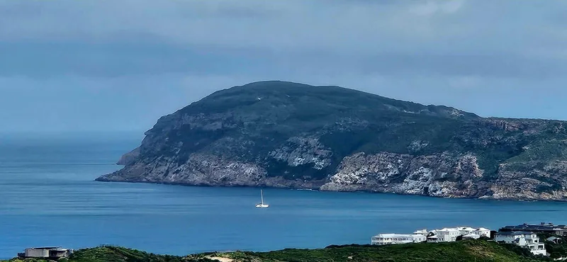 560 m² Land available in Robberg Ridge