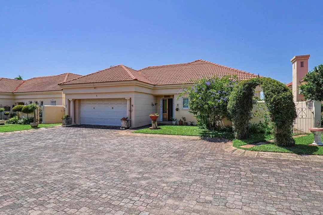 3 Bedroom Townhouse for sale in Protea Park