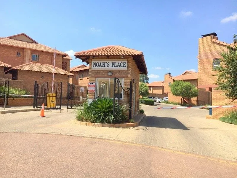 2 Bedroom Townhouse to rent in Olympus AH