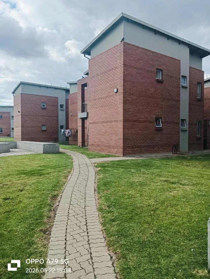 2 Bedroom Apartment / flat to rent in Esther Park