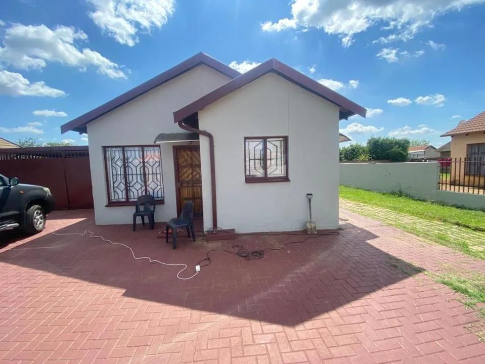 2 Bedroom House to rent in Soshanguve BB