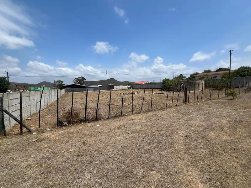 714 m² Land available in Mossel Bay Central