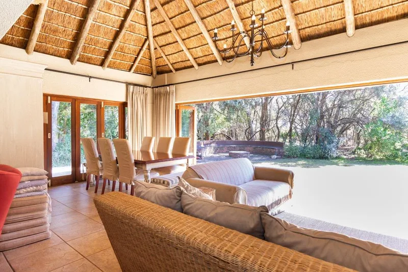 4 Bedroom House for sale in Lakeland Estate