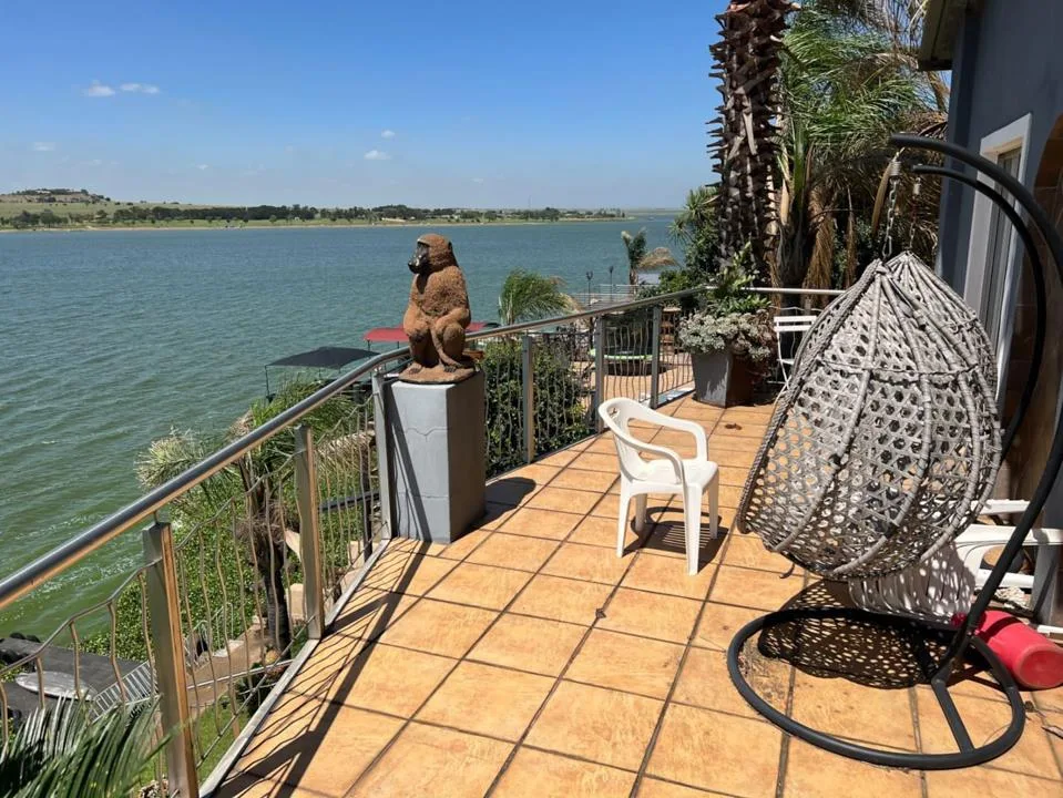 4 Bedroom House to rent in Bronkhorstbaai