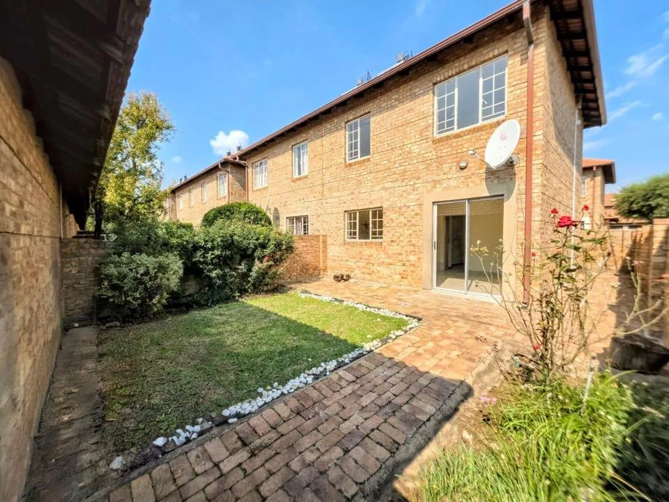 4 Bedroom Townhouse to rent in Annlin