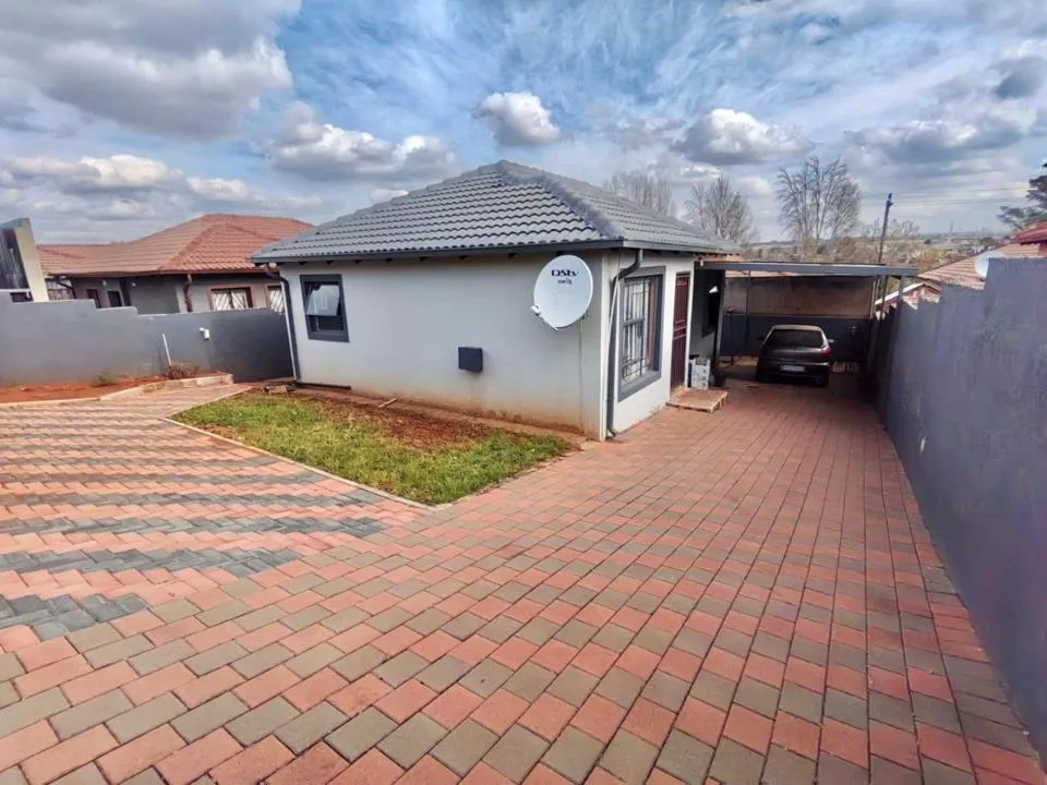 3 Bedroom House to rent in Clayville East