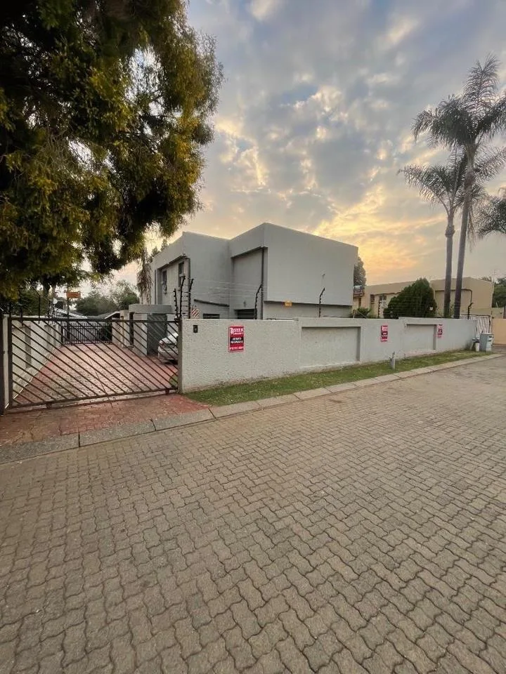 3 Bedroom Apartment / flat to rent in Clubview