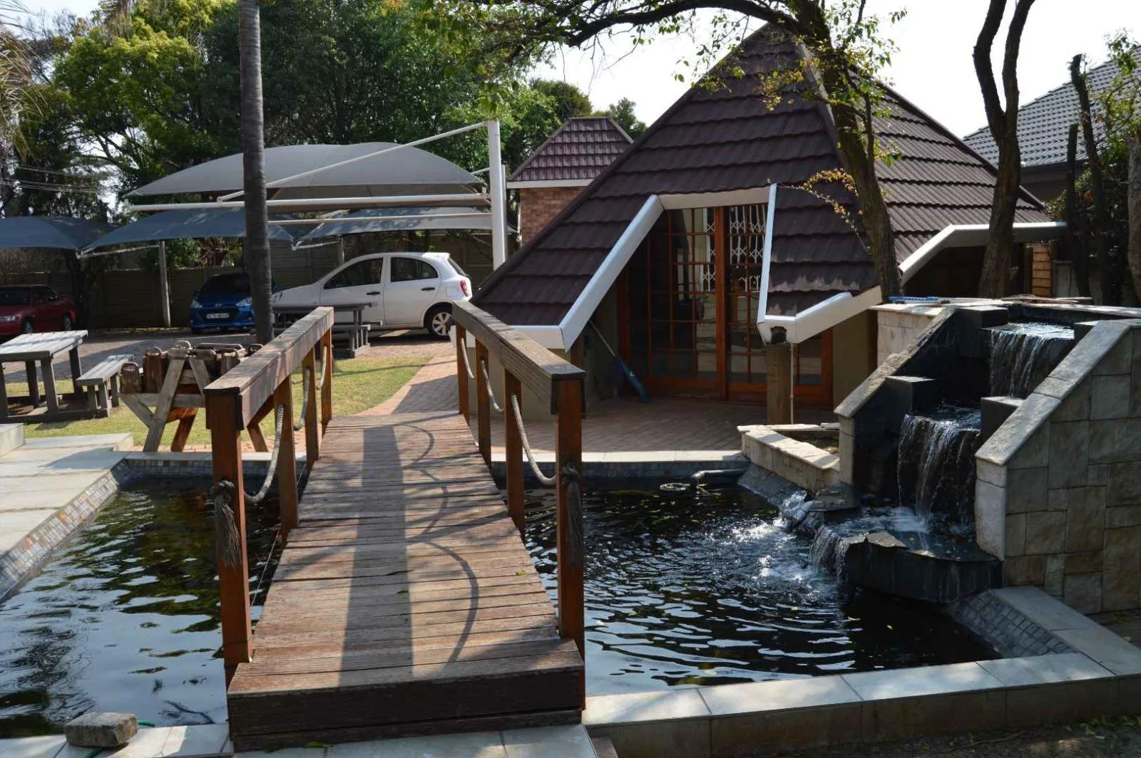 944 m² Commercial space in Brackenhurst