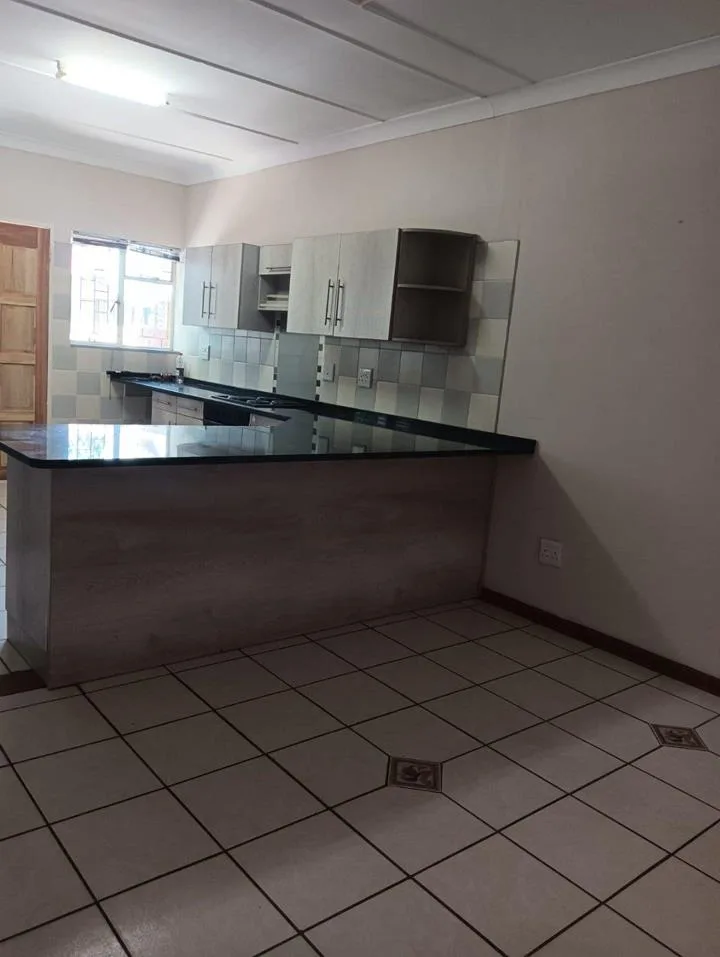 2 Bedroom Townhouse for sale in Songloed