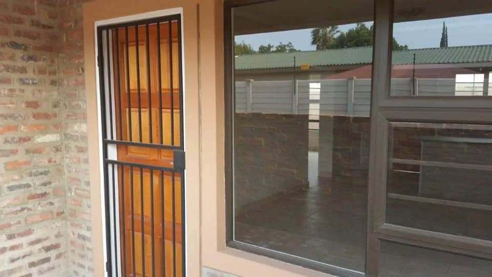 2 Bedroom Townhouse for sale in Potchefstroom Central