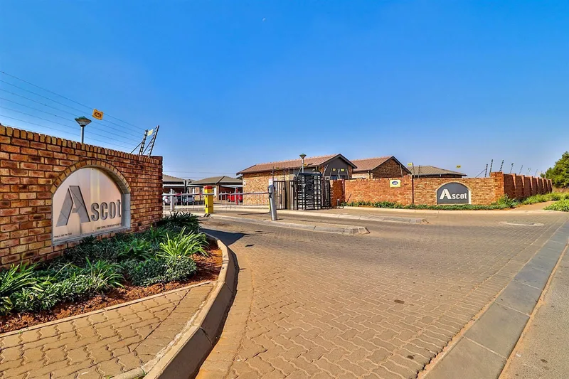 2 Bedroom Townhouse in Crystal Park
