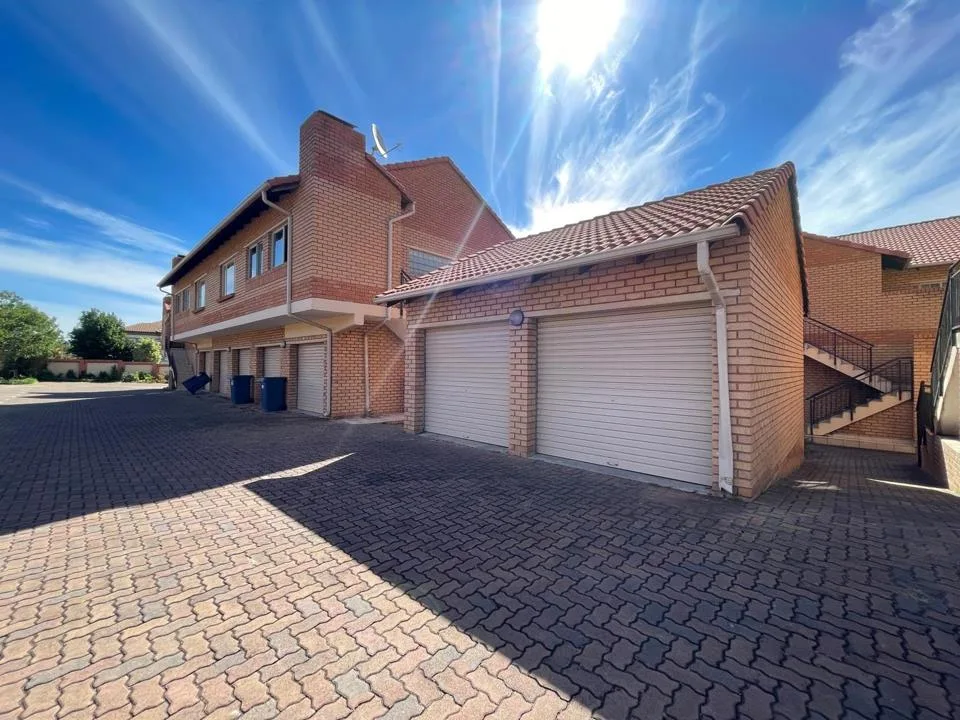 2 Bedroom Townhouse to rent in Sinoville