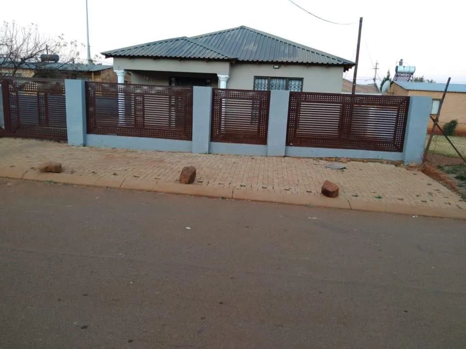 3 Bedroom House for sale in Promosa