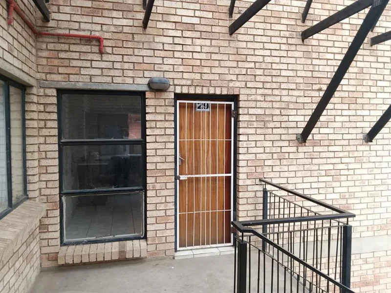 1 Bedroom House to rent in Kempton Park Central