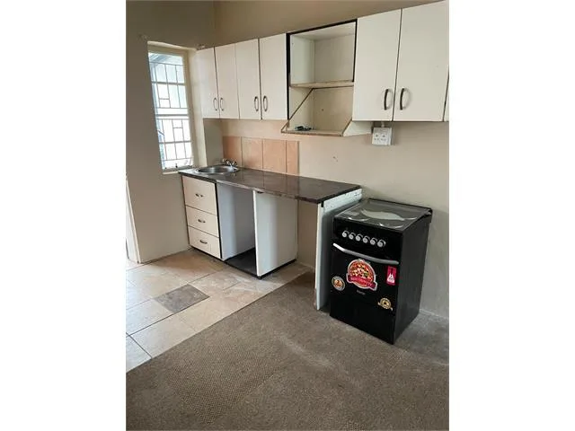 1 Bedroom Garden Cottage in Westdene