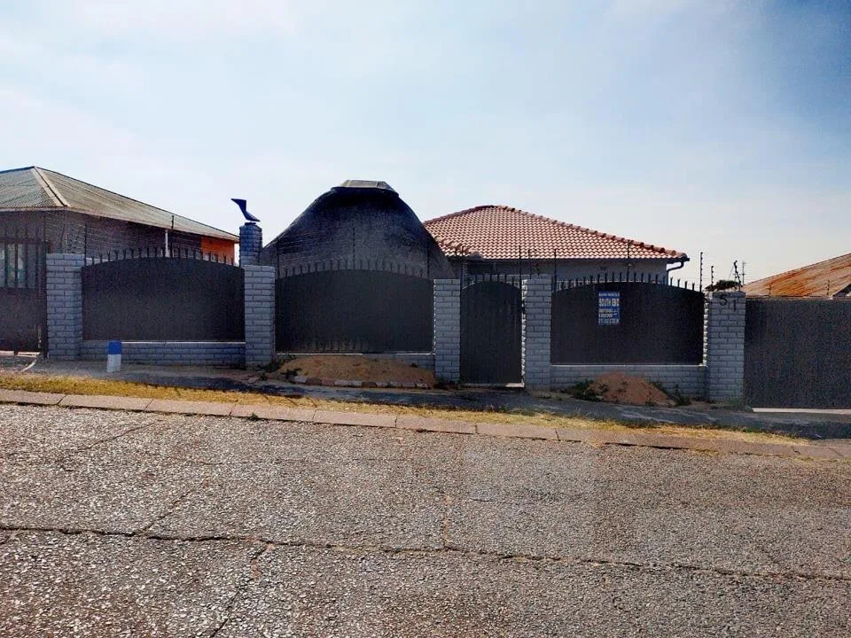 3 Bedroom House to rent in South Hills
