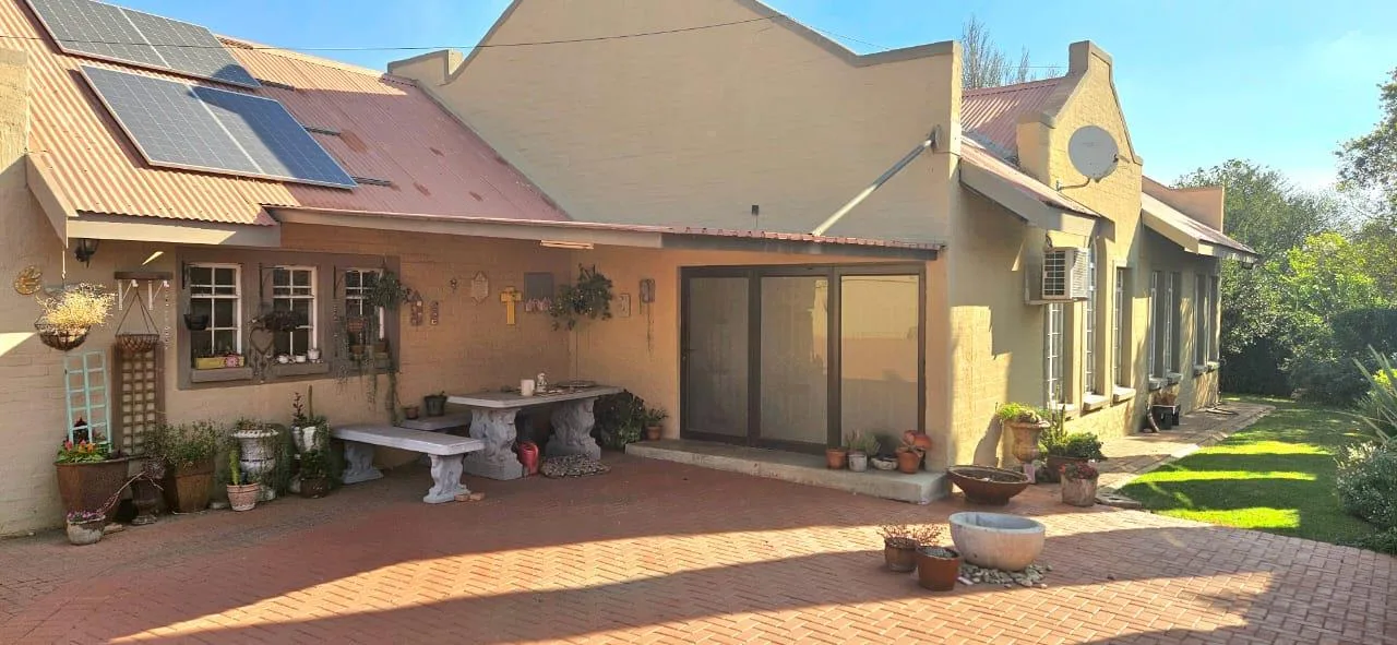 3 Bedroom Townhouse for sale in Lichtenburg