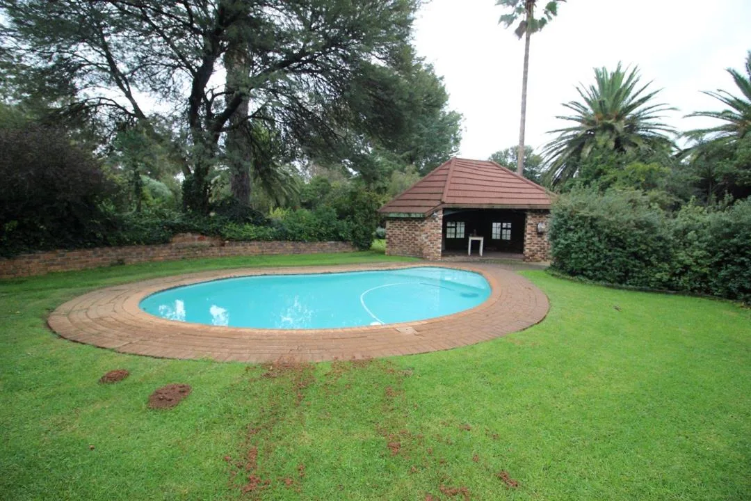 5 Bedroom House for sale in Walker Fruit Farms
