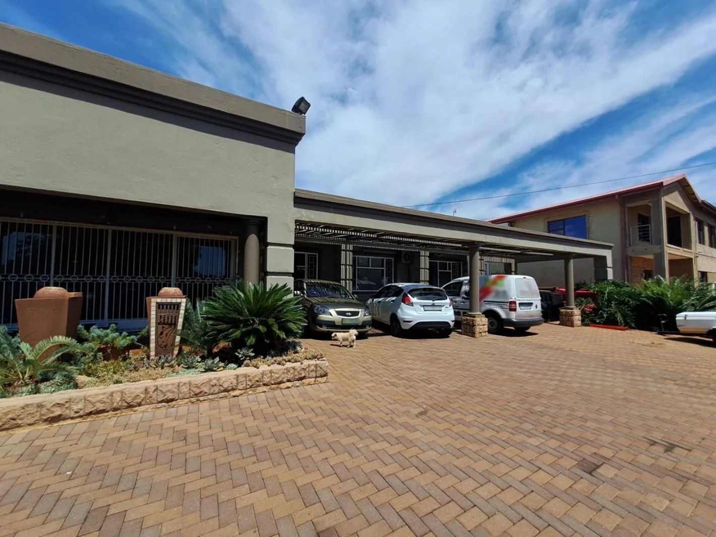 542 m² Commercial space in Sinoville