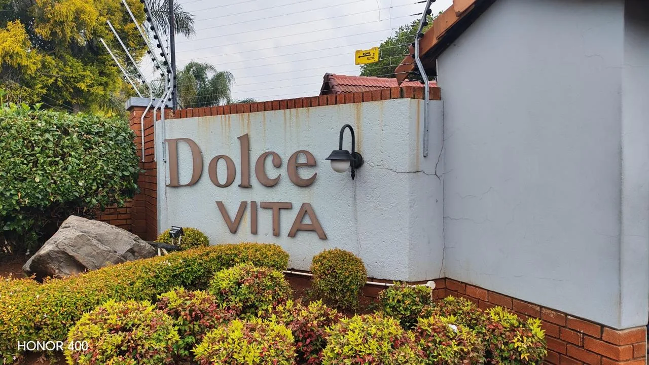 2 Bedroom Apartment / flat to rent in Die Hoewes