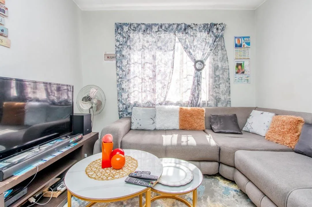 2 Bedroom Apartment / flat to rent in South Hills