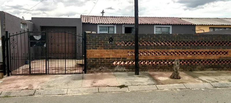 2 Bedroom House to rent in Meadowlands