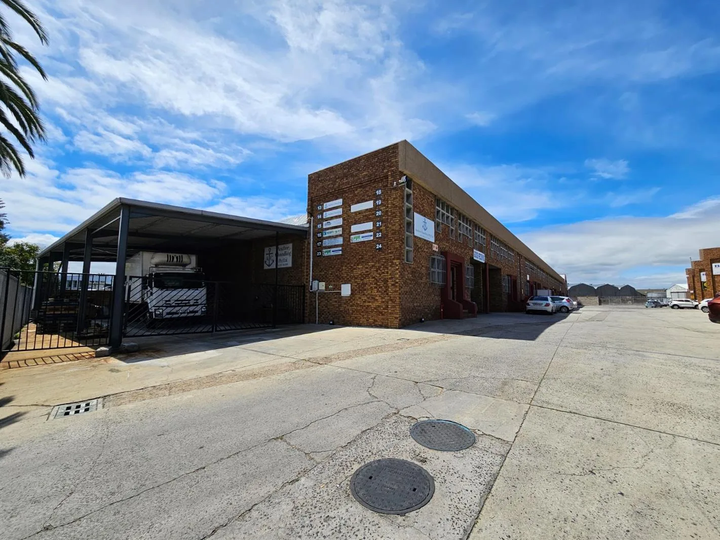 732 m² Industrial space in Montague Gardens