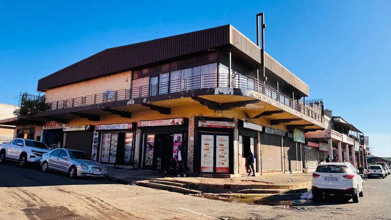 800 m² Commercial space in Roodepoort Central
