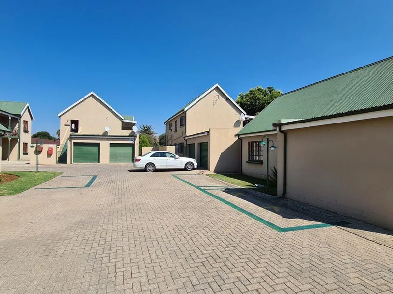3 Bedroom Townhouse for sale in Miederpark