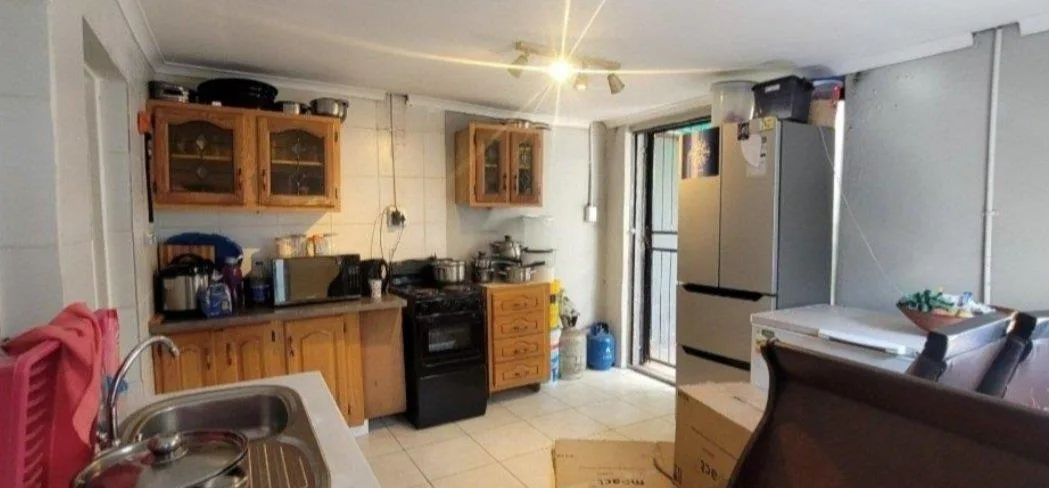 2 Bedroom House to rent in Regents Park