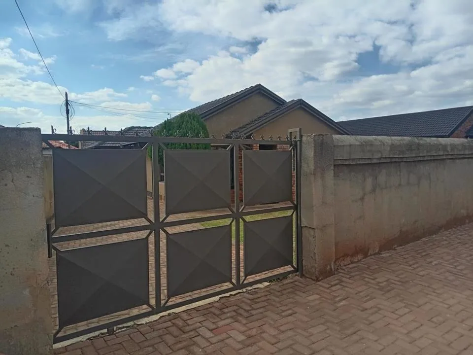 2 Bedroom House to rent in Protea Glen