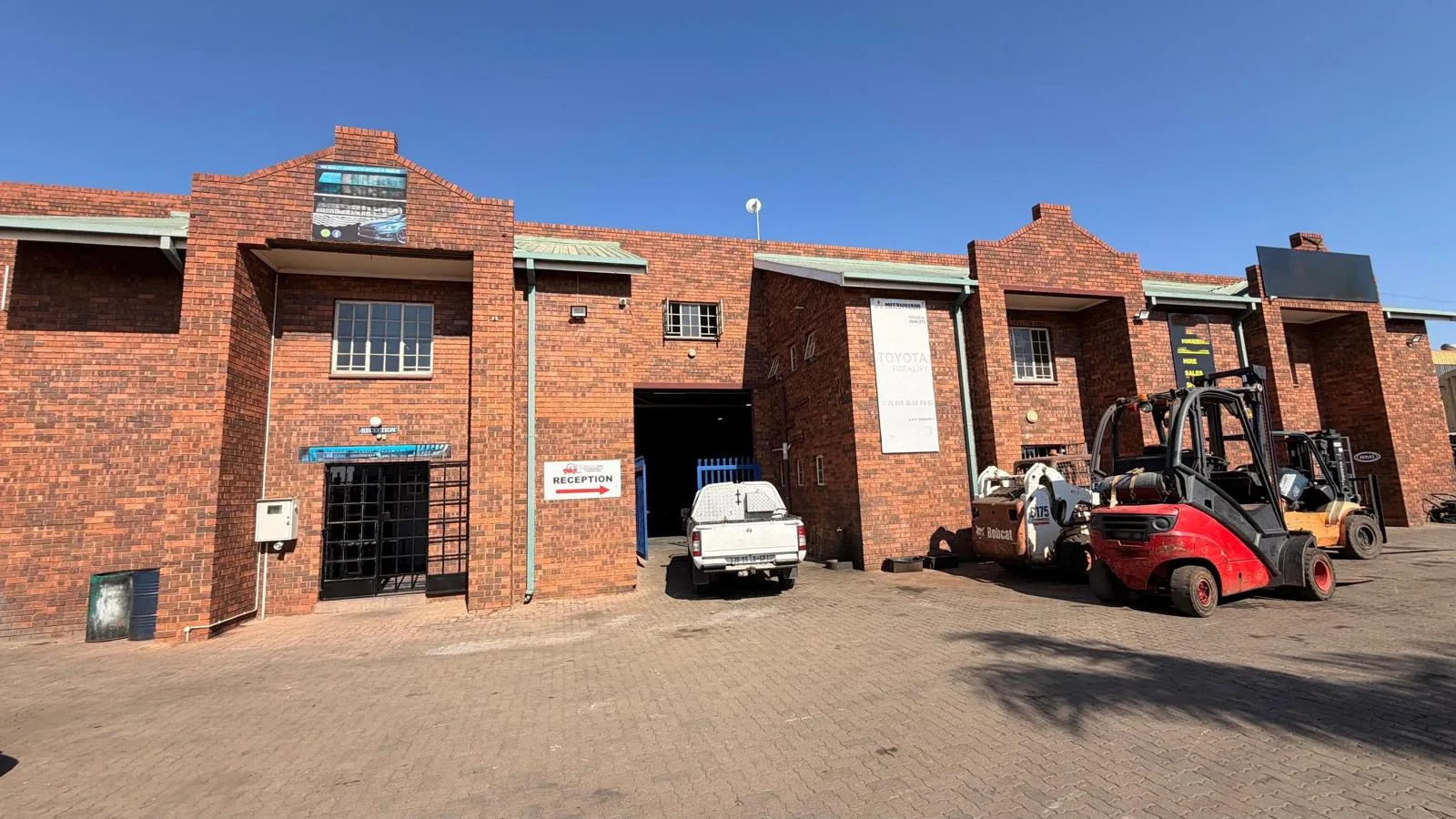 900 m² Industrial space in Rosslyn