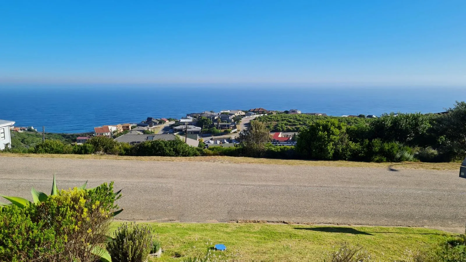 880 m² Land available in Dana Bay