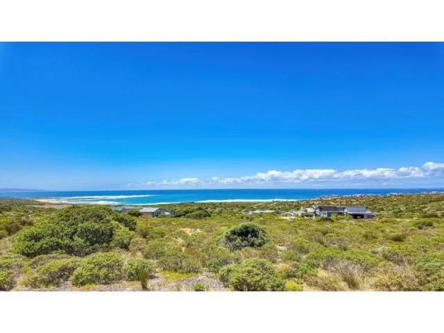 824 m² Land available in Stilbaai Wes