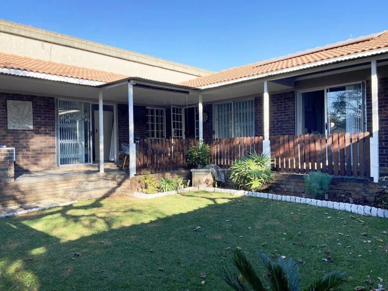 4 Bedroom Townhouse to rent in Linden