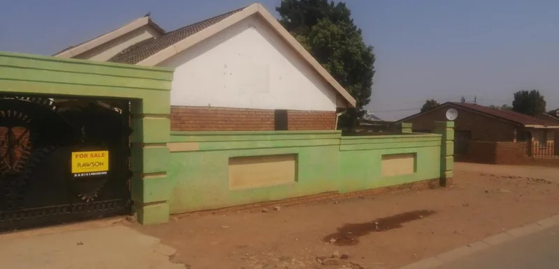 4 Bedroom House for sale in Jouberton