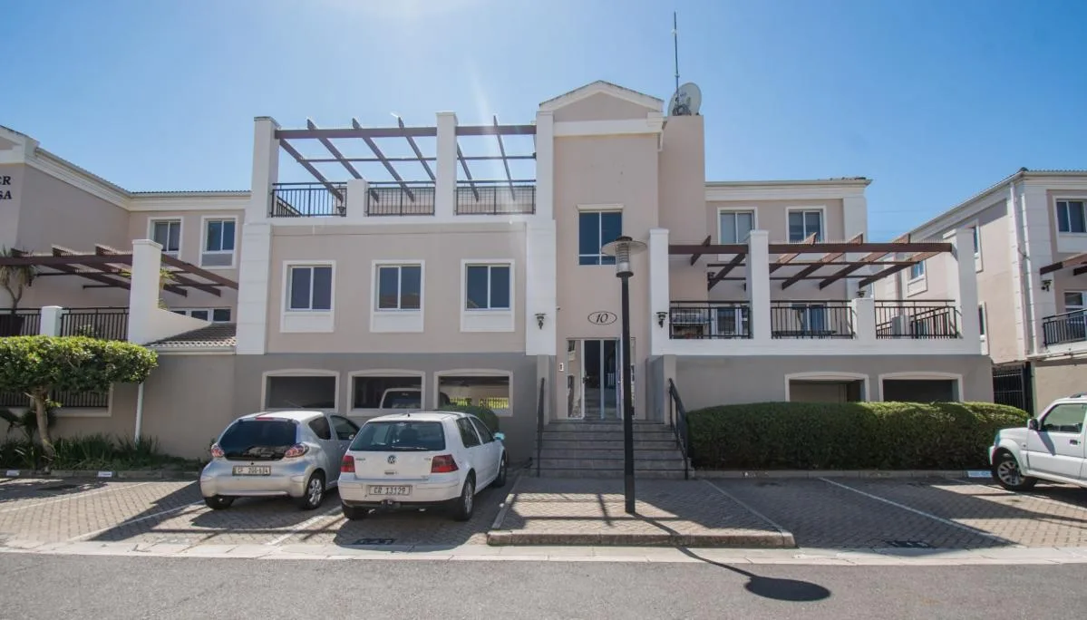 262 m² Commercial space in Somerset West Central
