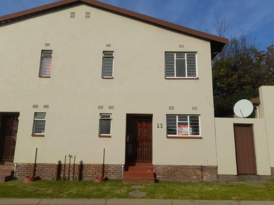 3 Bedroom Townhouse to rent in Klippoortjie