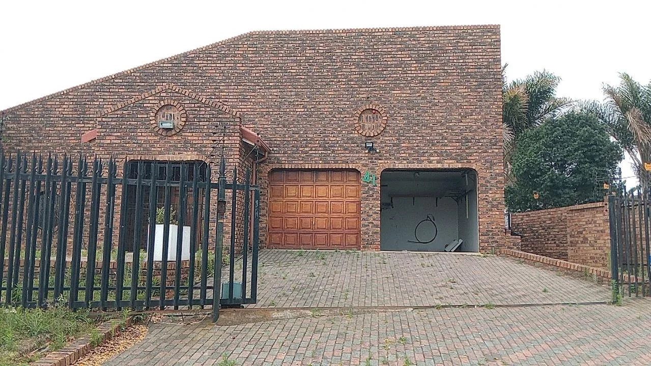 4 Bedroom House to rent in Oakdene