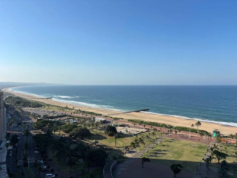 3 Bedroom Apartment / flat to rent in North Beach
