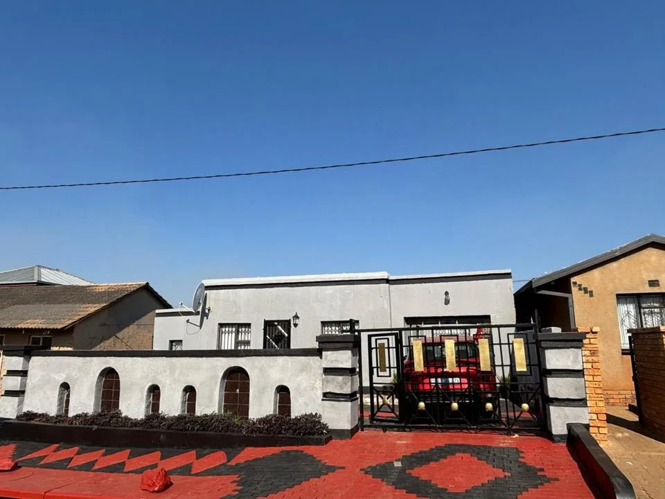 2 Bedroom House for sale in Orange Farm