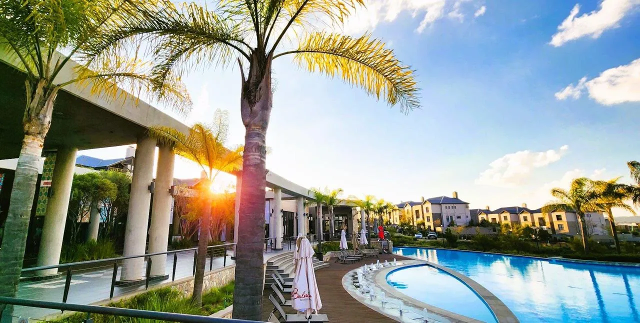 3 Bedroom Apartment / flat to rent in The Polofields