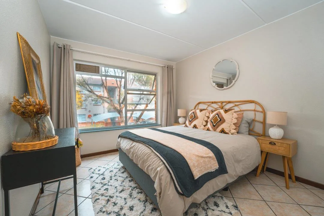 3 Bedroom Apartment / flat to rent in Ravenswood