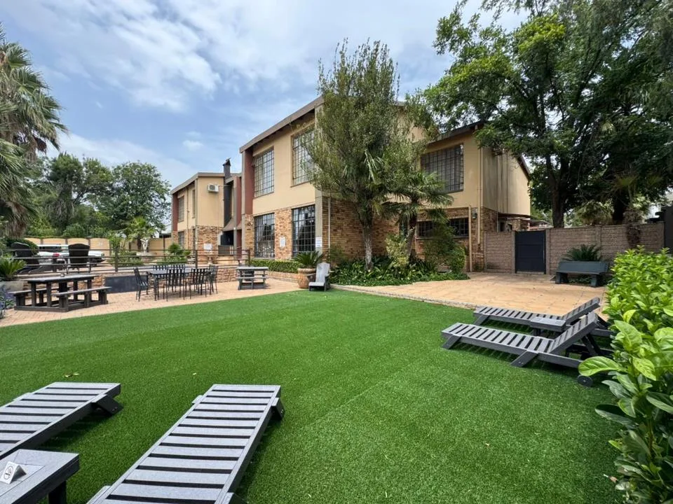 20 Bedroom House for sale in Van Der Hoff Park
