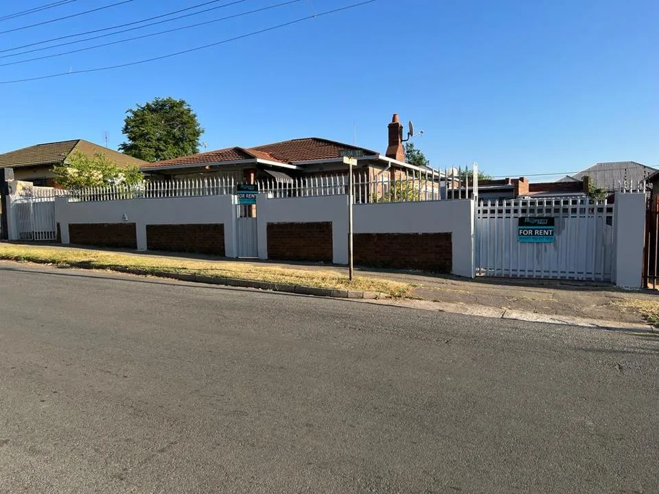 3 Bedroom House to rent in Rosettenville