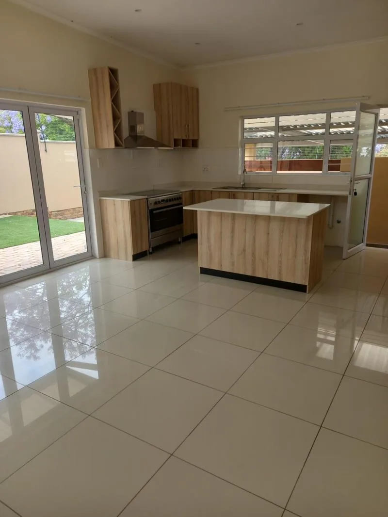 2 Bedroom House in Fontainebleau