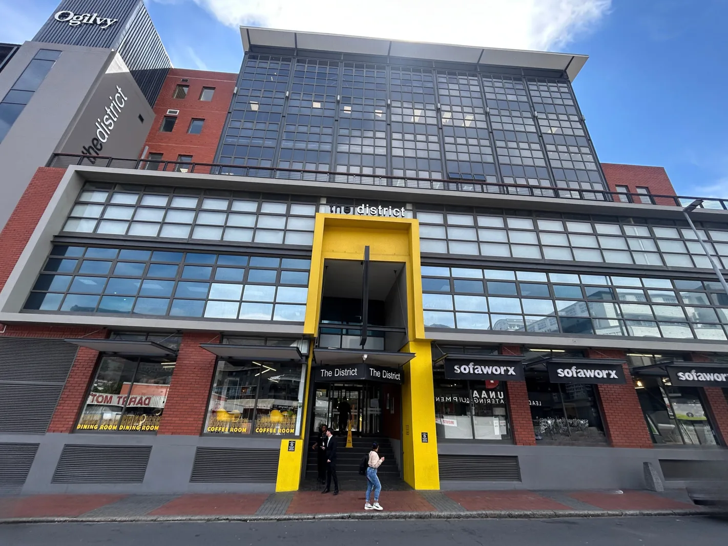 703 m² Commercial space in Woodstock