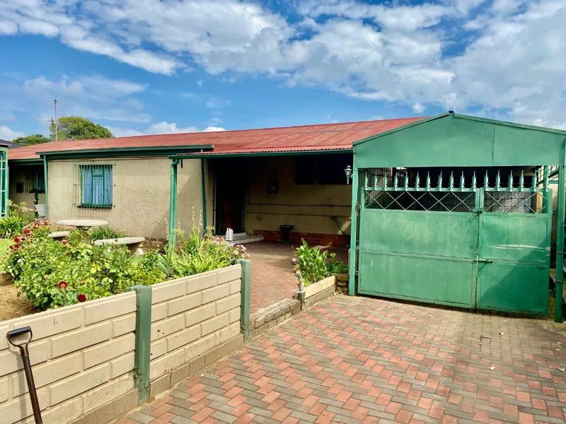 4 Bedroom House to rent in Estera