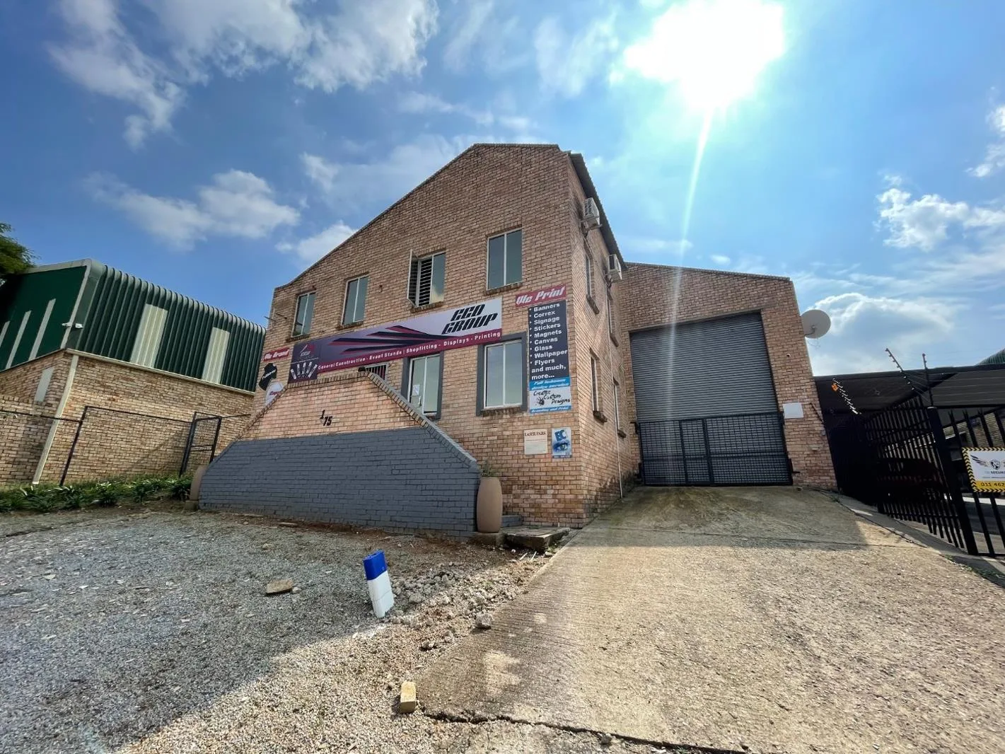 674 m² Industrial space in Laser Park