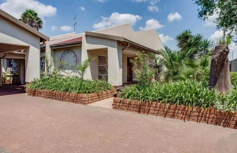 4 Bedroom House to rent in Suideroord